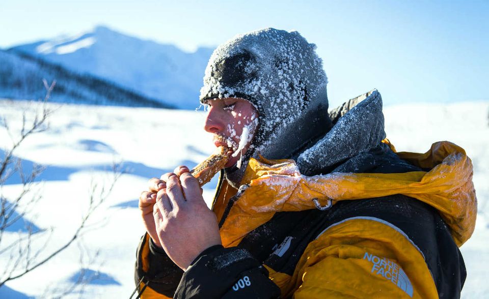 Immer den Polarlichtern nach: Francis Fraioli und Alexandre Marcouiller sind von Montreal aus aufgebrochen, um die Nordlichter zu finden. Die Reise hat sie quer durch Kanada geführt, manchmal bei minus 45 Grad Celsius.