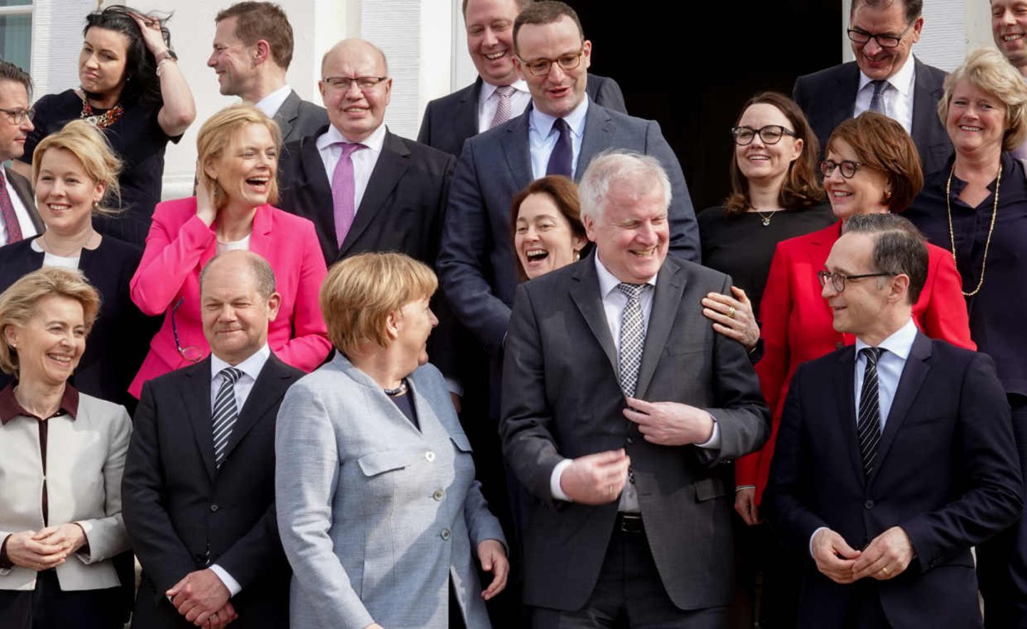 Gruppenbild: Das neue Bundeskabinett