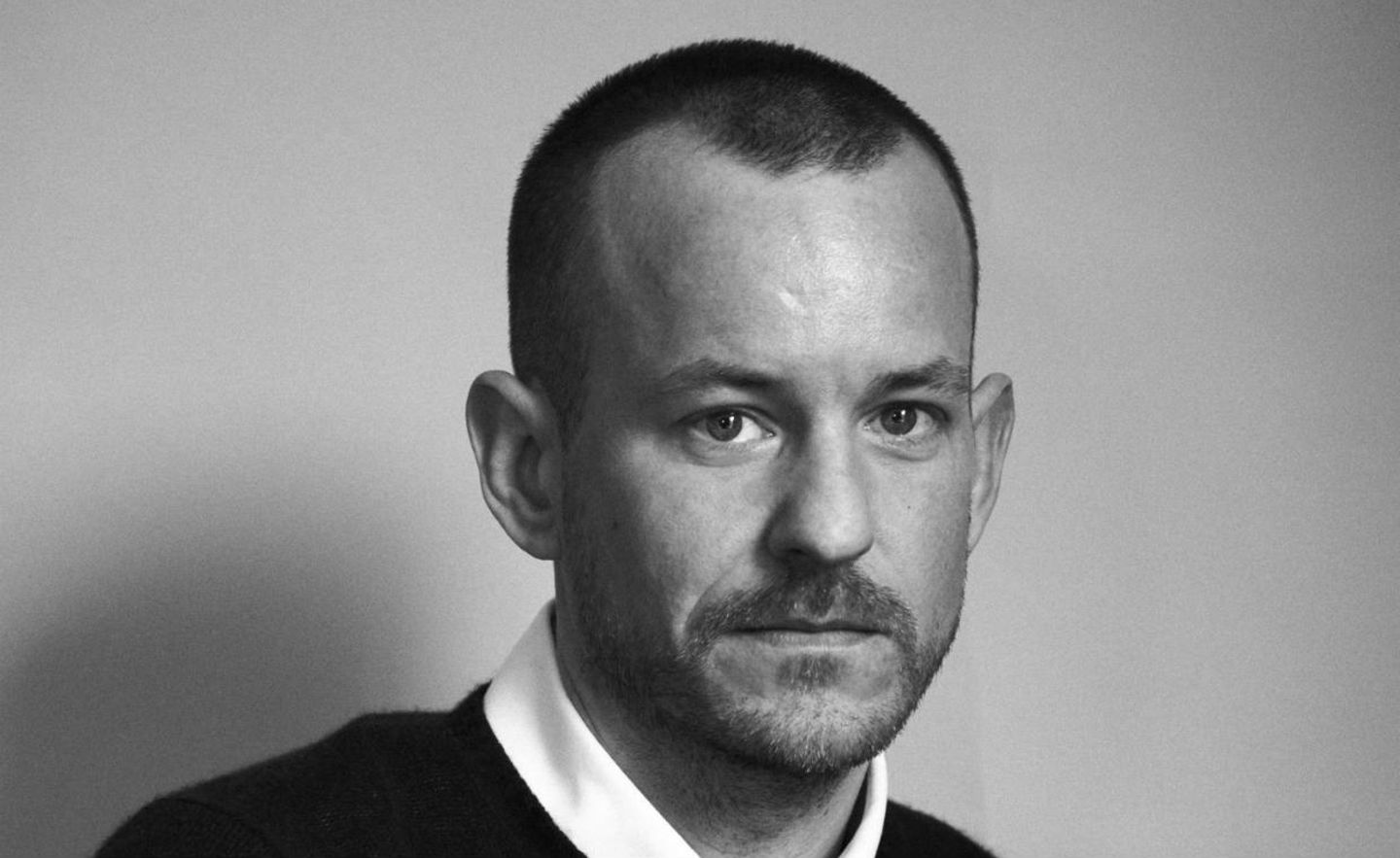 Christoffer Lundman ist Head of Creative & Design bei Tiger of Sweden