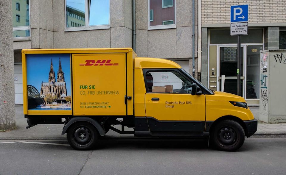 #StreetScooter: Das Aacherner Unternehmen stellt Elektrofahrzeuge her. Das Besondere: Es ist eine Tochtergesellschaft der Deutschen Post Holding und konzentriert sich insbesondere auf vollelektrische Kleintransporter und elektrische Lastenräder, die zum Großteil auch von der Post selbst genutzt werden. Das Unternehmen hat expandiert und besitzt seit kurzem einen zweiten Fertigungsstandort in Düren, in dem täglich etwa 50 Fahrzeuge montiert werden.