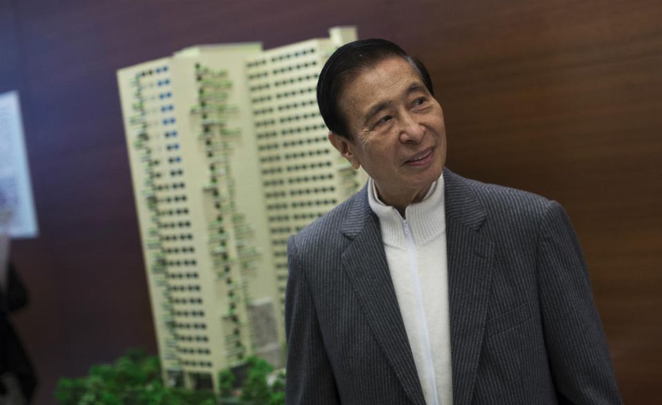 #6: Lee, Hongkong: Das US-Wirtschaftsmagazin „Forbes“ schätzt das Vermögen der Familie von Lee Shau Kee auf 29 Milliarden US-Dollar. Das bedeutet Platz sechs im Ranking der reichsten Familien Asiens. Patriarch Lee Shau Kee gründete 1973 Henderson Land Development, einen der größten Immobilienkonzerne Hongkongs. Der Tycoon – schon mal als „Buffett von Hongkong“ bezeichnet – hat seine Söhne und Enkelkinder in die Firma