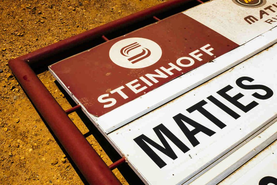 Der Möbel- und Handelskonzern Steinhoff wird von einem Bilanzskandal durchgeschüttelt. Mehr als 10 Mrd. Euro Börsenwert wurden vernichtet