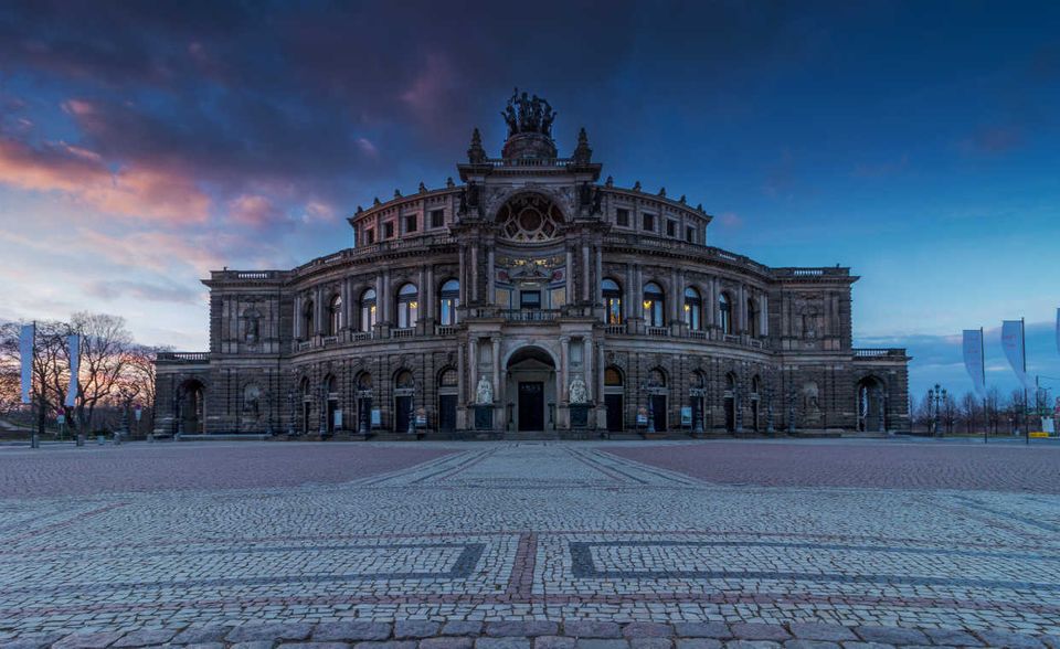 #8 Dresden vor Berlin – wer hätte das gedacht? In der Elbmetropole wurden 27.703 Annoncen analysiert. In 437 von ihnen (1,6 Prozent) wurde den Interessenten angeboten, auch von Zuhause aus zu arbeiten.
