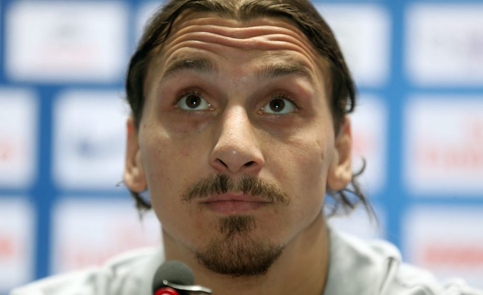 #5 Zlatan Ibrahimović: Ein weiterer Manchester-United-Abgang folgt auf Platz fünf. Der Schwede Zlatan Ibrahimović verdiente 2017 laut „Forbes“ in England insgesamt 32 Millionen US-Dollar (davon Gehalt und Bonuszahlungen: 27 Millionen Dollar). Im März 2018 wechselte er wie zuvor schon ManU-Legende David Beckham zum US-Club LA Galaxy.