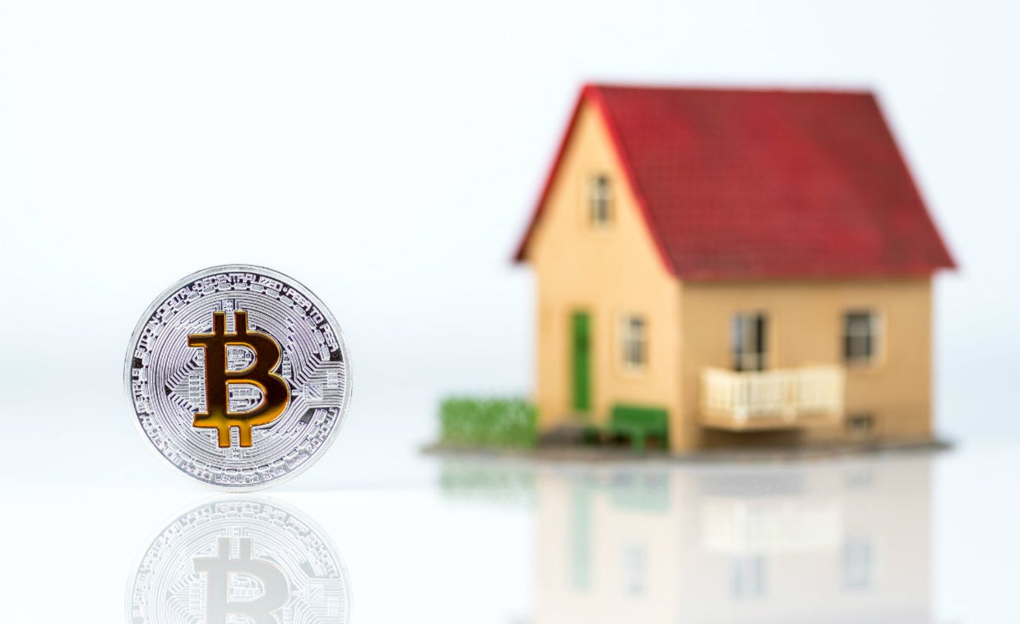 Symbolbild: Hauskauf mit Bitcoin