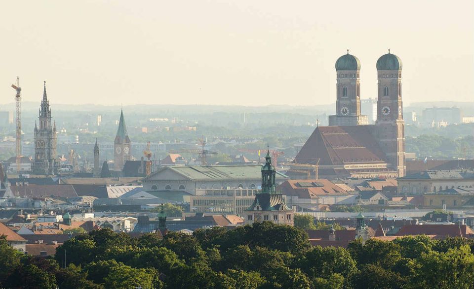 #5 Bayern: 17.905 Bayern bekamen in den vergangenen Jahren kalte Füße und zahlten knapp 1,2 Mrd. Euro nach. Uli Hoeneß nicht inbegriffen, seine Selbstanzeige kam zu spät. Der durchschnittliche Steuersünder aus dem Süden zahlte 66.900 Euro nach.