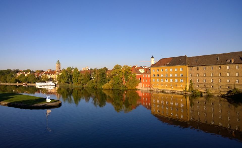 #4 Schweinfurt - Die Stadt in der Ernst Sachs einst den Fahrradrücktritt und -freilauf erfand, beherbergt traditionell viele Maschinenbauunternehmen. Bosch Rexroth, Schaeffler und der Fahrradteilebauer SRAM sind einige der größten Unternehmen in Schweinfurt. BIP relativ zum deutschen Durchschnitt im Jahr 2014: 279.21