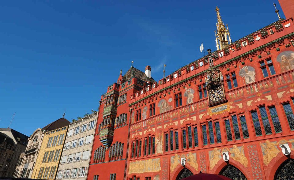 #9 Basel auf Platz neun des Rankings deutet einen Trend an. Die Schweiz ist für Geschäftsreisende ein besonders kostspieliges Reiseziel. Für Basel ging es bei Tagespreisen von 452 Pfund im Vergleich zum Jahr 2016 um drei Ränge nach oben.