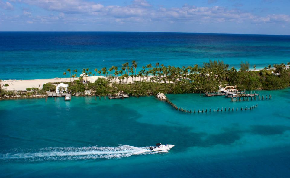 #7 Nassau hätte man vielleicht spontan nicht auf dieser Liste erwartet. Die Hauptstadt der Bahamas ist aber ein beliebter Ort, um Geschäftstreffen in karibischer Atmosphäre abzuhalten. Geschäftsreisende konkurrieren bei den Unterkünften zudem mit Touristen. ECA International taxiert die täglichen Kosten auf durchschnittlich 614 Dollar. Auch Nassau „verschlechterte“ sich in dem Ranking um einen Platz.