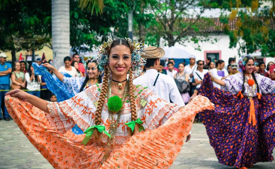 #9: Costa Rica - Laut dem Expats-Netzwerk InterNations zeigt das Beispiel Costa Rica: Die Länge der Arbeitszeit ist nicht der alleinige Faktor bei der Zufriedenheit mit der Work-Life-Balance. Auswanderer mit Vollzeitjob arbeiten demnach in Costa Rica mit 44,3 Wochenstunden so viel wie im weltweiten Durchschnitt. Trotzdem liegt ihre Zufriedenheit mit 68 Prozent acht Prozentpunkte über dem globalen Wert.