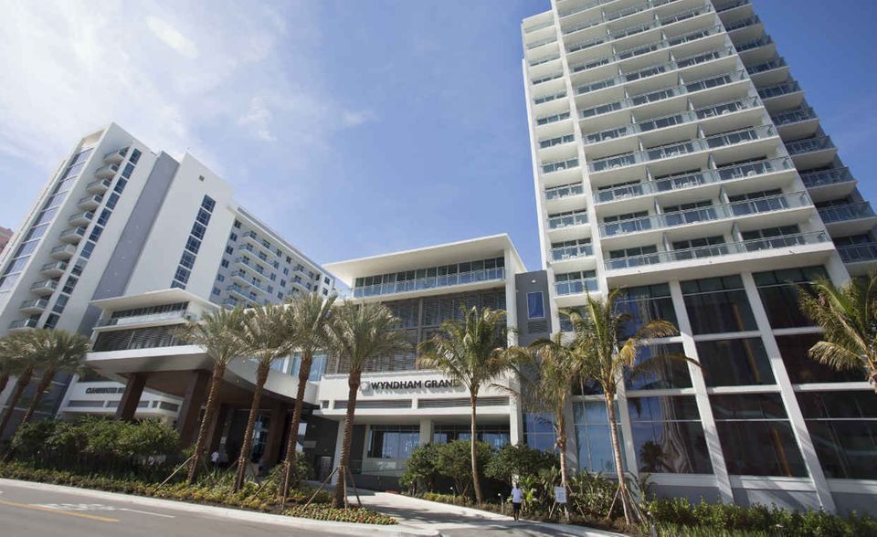 #3: Wyndham Destinations Für Wyndham Destinations (früher: Wyndham Worldwide Corporation) zeigt der Trend laut „Forbes“ hingegen leicht nach unten. Das US-Unternehmen rutschte 32 Plätze ab und nimmt aktuell Rang 775 ein. Das reicht für Platz drei der größten Hotelketten weltweit.