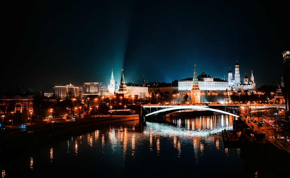 #3 Mit 247 protektionistischen Maßnahmen binnen vier Jahren belegt Russland Platz drei des Rankings. Die heimische Landwirtschaft und Lebensmittelindustrie kamen besonders stark in den Genuss des staatlichen Schutzes. Zur Bilanz trugen auch Reaktionen auf Sanktionen in Folge des Kriegs in der Ukraine bei.