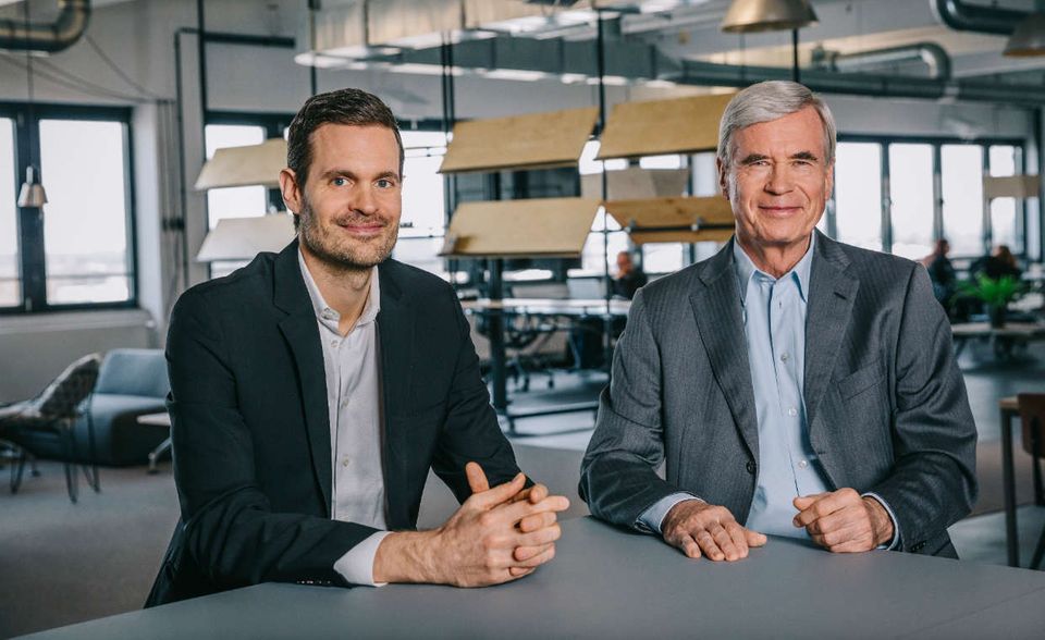 Otto #20 Der Handelskonzern Otto (Umsatz 2017: 12,5 Mrd. Euro) ist komplett in Familienhand. Der frühere Vorstandschef Michael Otto (r.) ist heute Vorsitzender des Aufsichtsrates. Sein Sohn Benjamin gehört dem Kontrollgremium ebenfalls an. Außerdem ist er „gestaltender Gesellschafter“, der sich der Strategie der Unternehmensgruppe widmen soll.