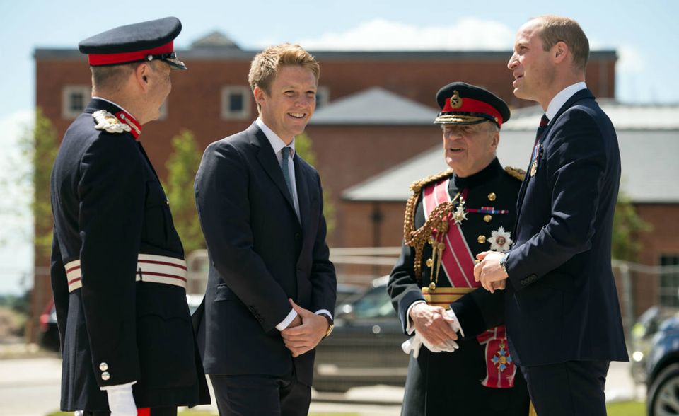 #5 Duke of Westminster: Hugh Grosvenor, 7. Duke of Westminster, ist selbst vielen Fans des britischen Königshauses kein Begriff. Der 1991 geborene Adelsspross ist aber dank des geerbten Großgrundbesitzes einer der reichsten Menschen des Landes. „The Times“ gibt sein Vermögen mit 9,96 Milliarden Pfund an. Zumindest in dieser Hinsicht lässt der Herzog die Queen weit hinter sich.
