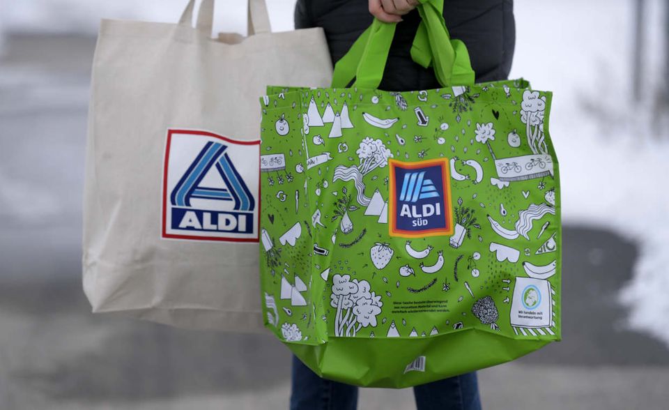 Aldi Nord/Süd #4 In den Ranglisten der reichsten Deutschen tauchen die Erben von Karl und Theo Albrecht stets ganz vorne auf. Auch heute noch kontrollieren sie die Geschicke des in Nord- und Süd aufgeteilten Aldi-Imperiums (Umsatz 2017: 72,1 Mrd. Euro).