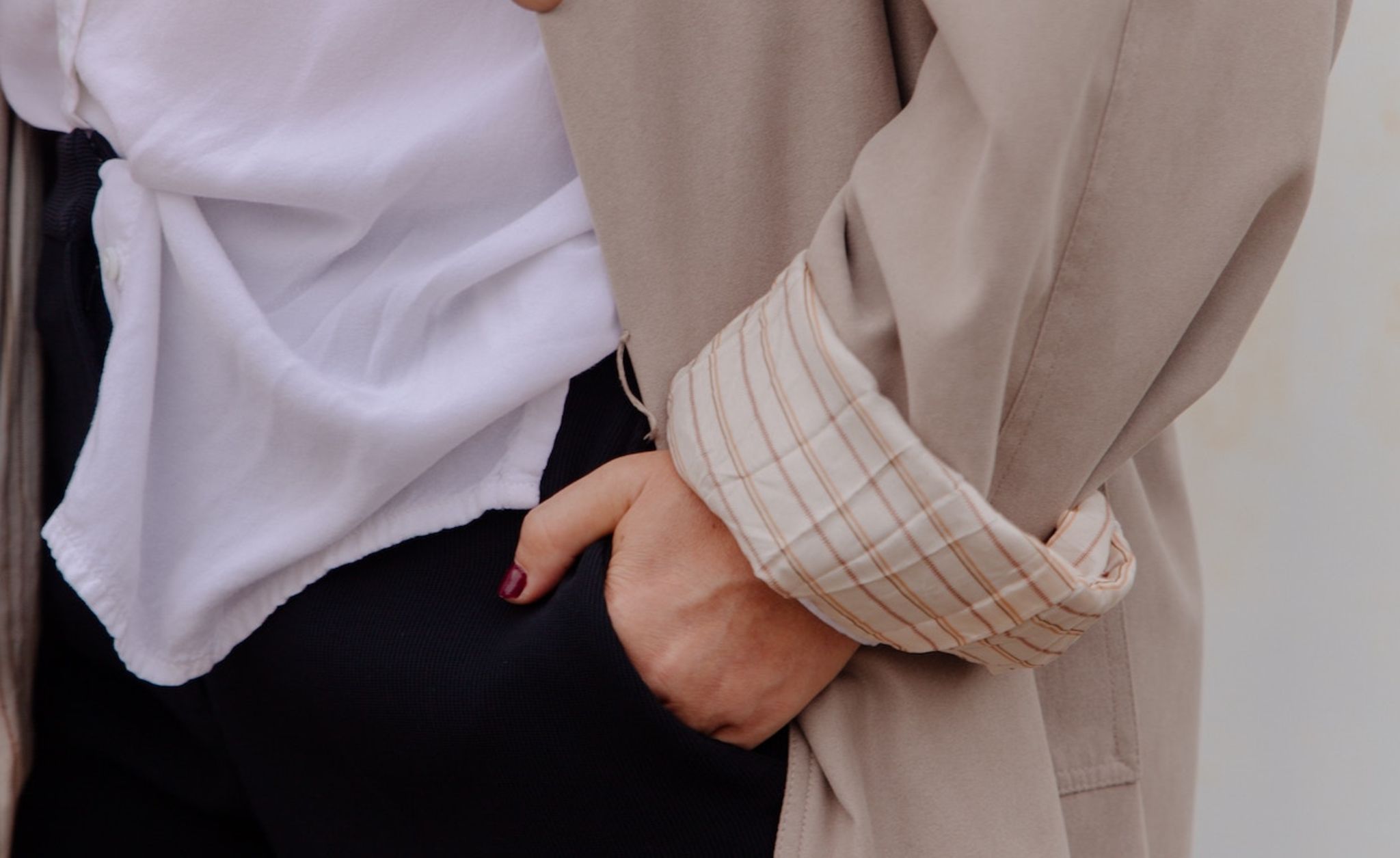 Foto zum Thema Mann und Frau halten Händchen – Kostenloses Bild zu  Handhaltung auf Unsplash