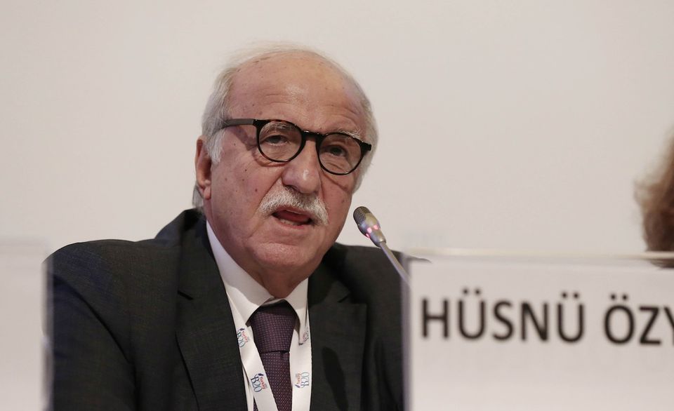 Hüsnü Özyeğin ist Chef der Fiba und der Fina Holding und damit vor allem tätig im Finanzsektor. Die eigene Bank des 73-Jährigen ist die Finansbank. Sein Vermögen: 2,9 Mrd. US-Dollar.
