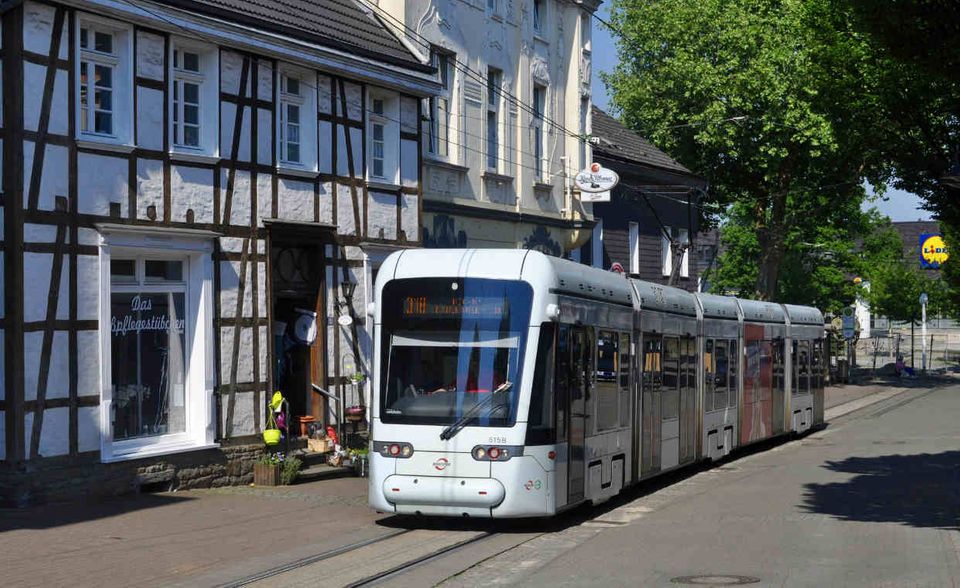 #10 Bochum eröffnet die Top Ten der smartesten Städte in Deutschland. Die Stadt überzeugte bei der Untersuchung von EasyPark vor allem bei den Themen Lebensqualität, Stadtplanung, intelligente Gebäude und Abfallentsorgung.