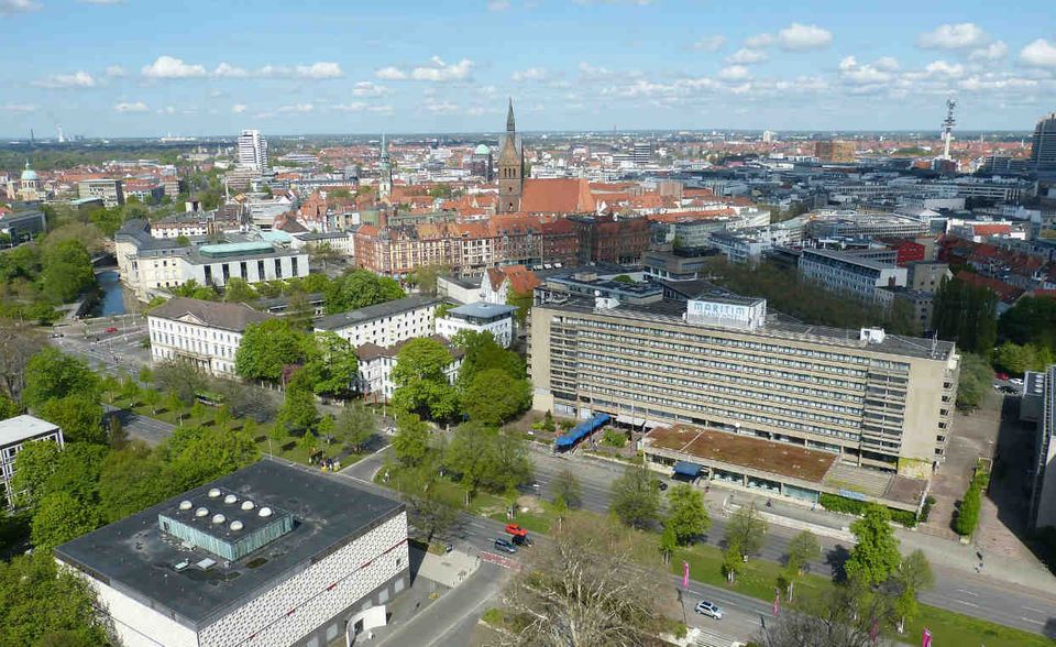#6 Hannover liegt im globalen Ranking direkt vor Köln. Lebensqualität, Expertenmeinung, öffentliche Verkehrsmittel sowie Abfallentsorgung und intelligente Gebäude werden durchweg gut bewertet. Schlechte Noten gibt es hingegen für die Zahl der WLAN-Spots in Hannover.