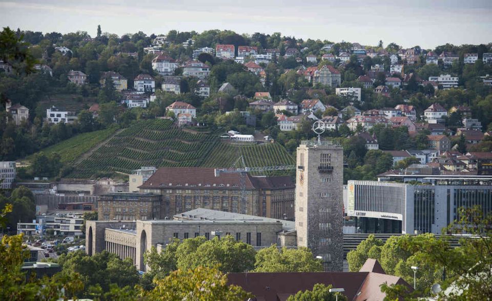 #9 Stuttgart kann sich beim Ranking über die Bestnote in der Kategorie „Stadtplanung“ freuen. Car-Sharing und Lebensqualität werden ebenfalls gut bewertet. In der Wahrnehmung der befragten Experten schnitt Stuttgart sehr viel besser als der Nächstplatzierte Bochum ab.
