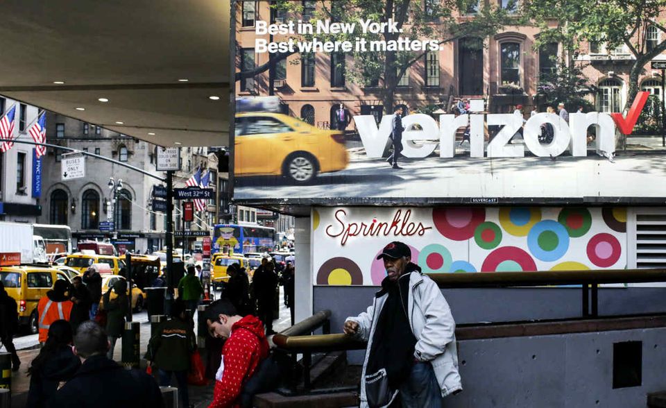 #7 Verizon kann sich im „Fortune“-Ranking nur 17 Plätze hinter AT&T positionieren. Trotzdem liegt der US-Telekommunikationsgigant beim Gewinn vor dem direkten Konkurrenten. Verizon konnte laut „Fortune“ den Gewinn um 129,3 Prozent auf 30,1 Mrd. Dollar steigern.