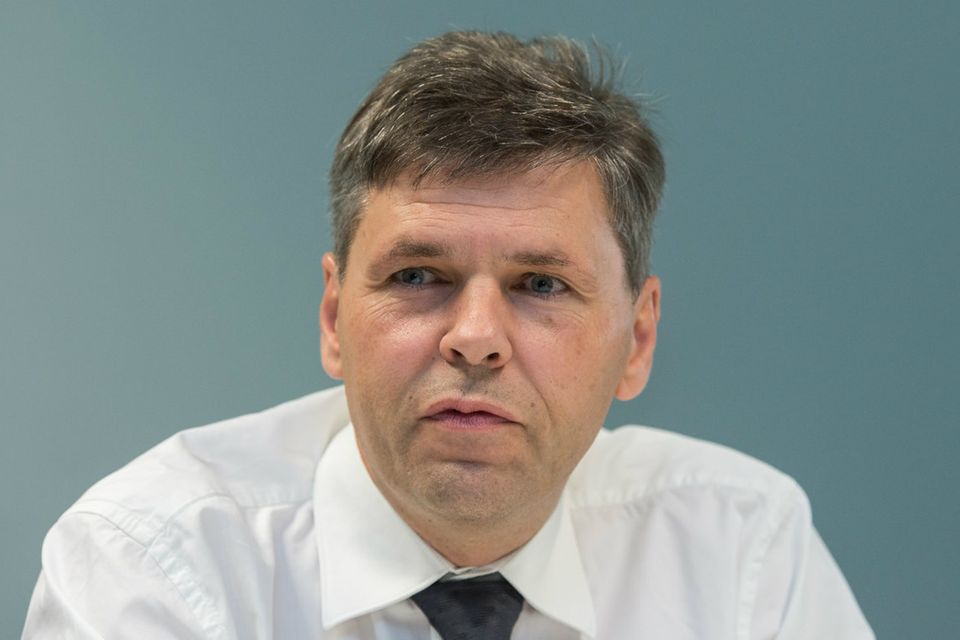 Michael Bolle ist seit 1. Juli 2018 Geschäftsführer der Robert Bosch GmbH. Er verantwortet als Chief Digital Officer und Chief Technology Officer die Zentralbereiche Forschung und Vorausentwicklung sowie IT
