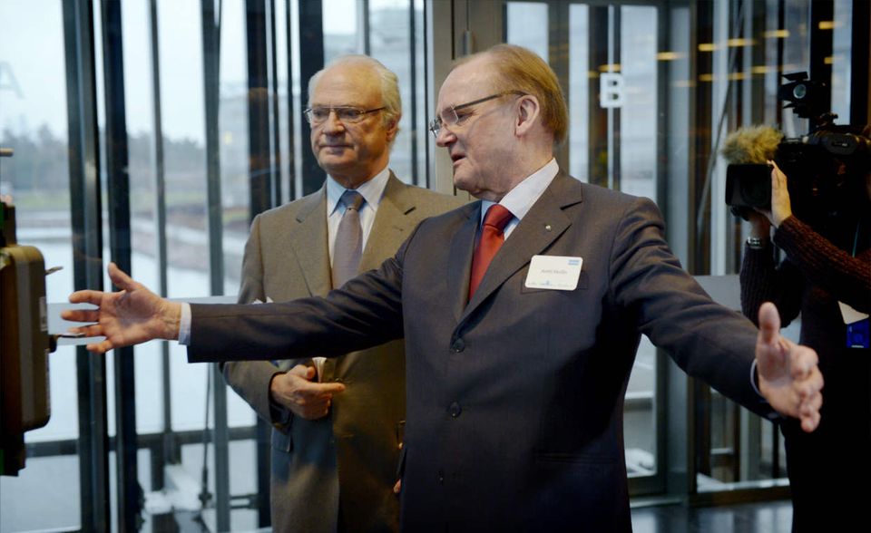 Antti Herlin Auch einen Finnen sucht man vergeblich in der Spitzengruppe. Der Unternehmer Antti Herlin gilt mit einem Vermögen von 4,6 Mrd. Dollar als reichster Finne. Herlin war Chef des Aufzugsherstellers Kone und ist heute dessen Aufsichtsratsvorsitzender.