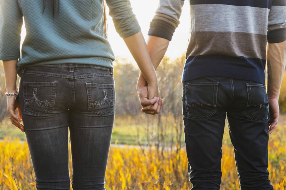Wenn Frau und Mann ähnlich viel verdienen, erhöht das die Chance auf eine stabile Beziehungen