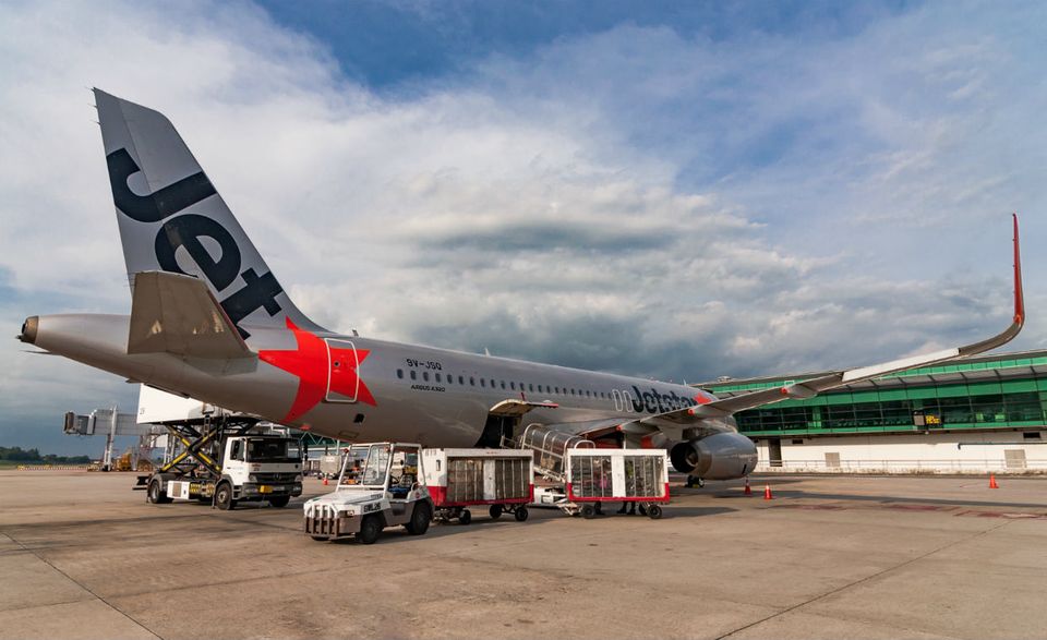 #4 Jetstar Airways lag 2017 im Passagier-Ranking von Skytrax auf Platz sechs. Jetzt reicht es für den vierten Platz. Die Airline ist der Billigableger der australischen Fluggesellschaft Qantas.