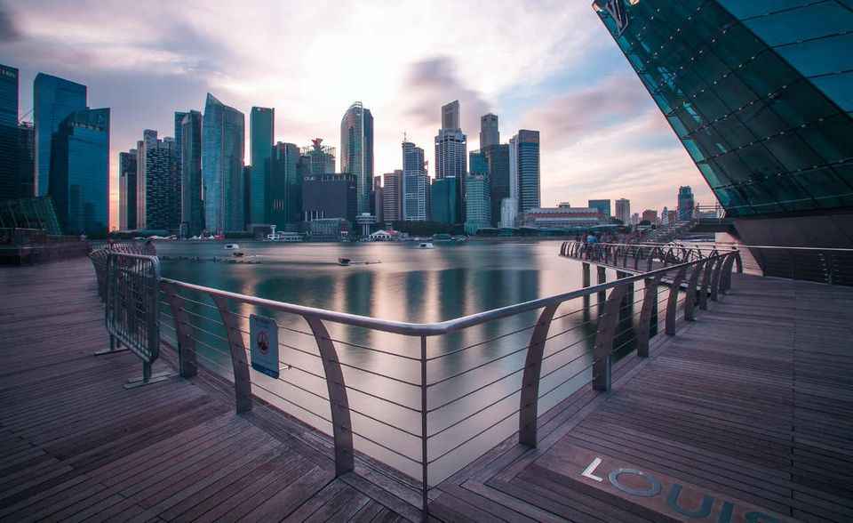#5 Singapur macht in der diesjährigen Expats-Studie einen Sprung nach oben. Der Stadtstaat in Südostasien verbessert sich vom neunten auf den fünften Platz. Die hohen Lebenshaltungskosten schmerzen Expats zwar weiterhin. Dafür punktet Singapur mit exzellenten Karriereaussichten, der florierenden Wirtschaft und einer hohen Lebensqualität.