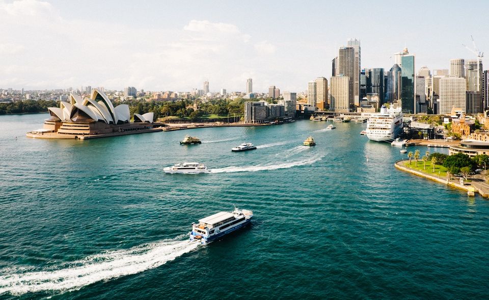 Mieter in Sydney dürfen hingegen etwas durchatmen. Die Miete verringerte sich um vier Prozent auf nun 2052 Dollar. 2016 lag der Durchschnittspreis für die Modellwohnung noch bei 2440 Dollar. Allerdings hatte sich da die Miete binnen eines Jahres um über 500 Dollar pro Monat erhöht.