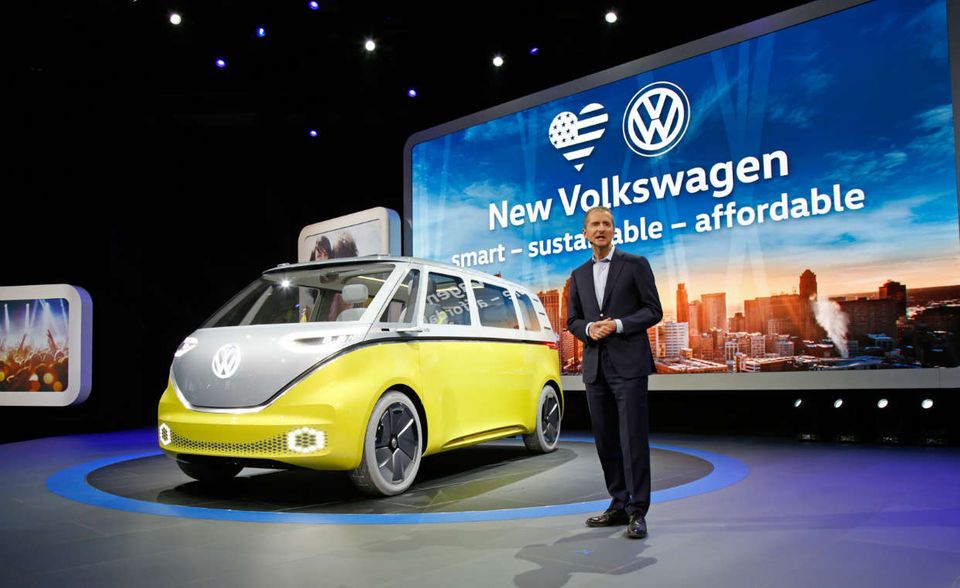 #2 Gemessen am Gewinn bleibt Volkswagen die Nummer zwei unter den Autoherstellern. 13,1 Mrd. Dollar betrug der Gewinn im vergangenen Jahr – trotz der Turbulenzen um den Dieselskandal. Damit konnte der Wolfsburger Autobauer seinen Jahresüberschuss mehr als verdoppeln.