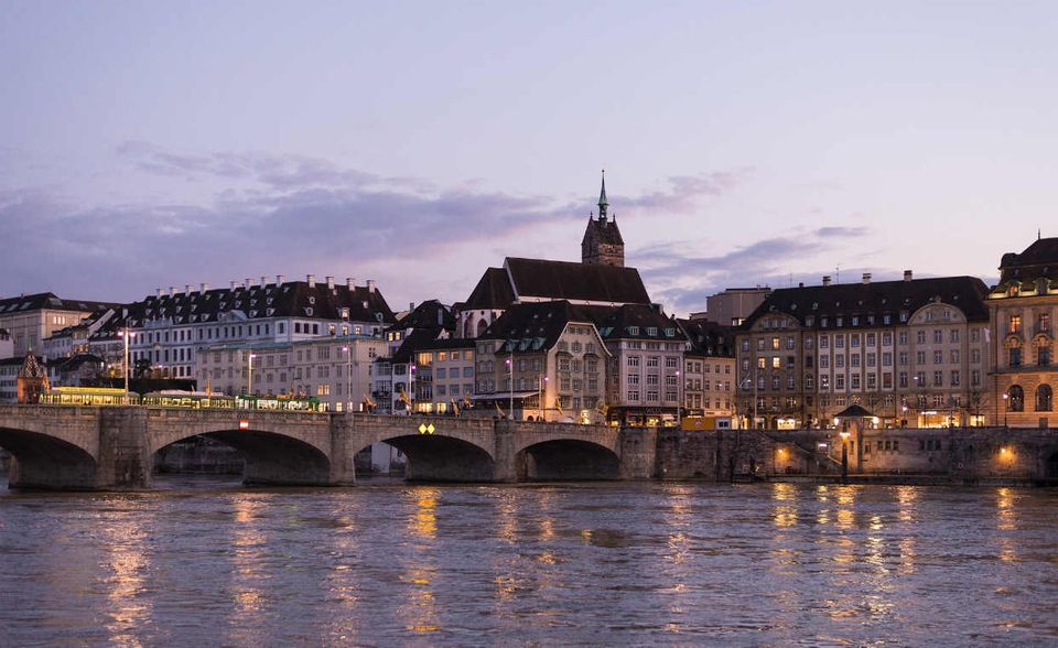 #4 Zwei Plätze nach oben ging es für Basel. Durchschnittlich 452 Pfund müssen Geschäftsreisende hier täglich ausgeben. Basel ist die drittgrößte Stadt der Schweiz. Der Finanzplatz ist auch als Messezentrum gefragt. Die Kunstmesse Art Basel zieht jedes Jahr Galeristen und Sammler aus aller Welt an.