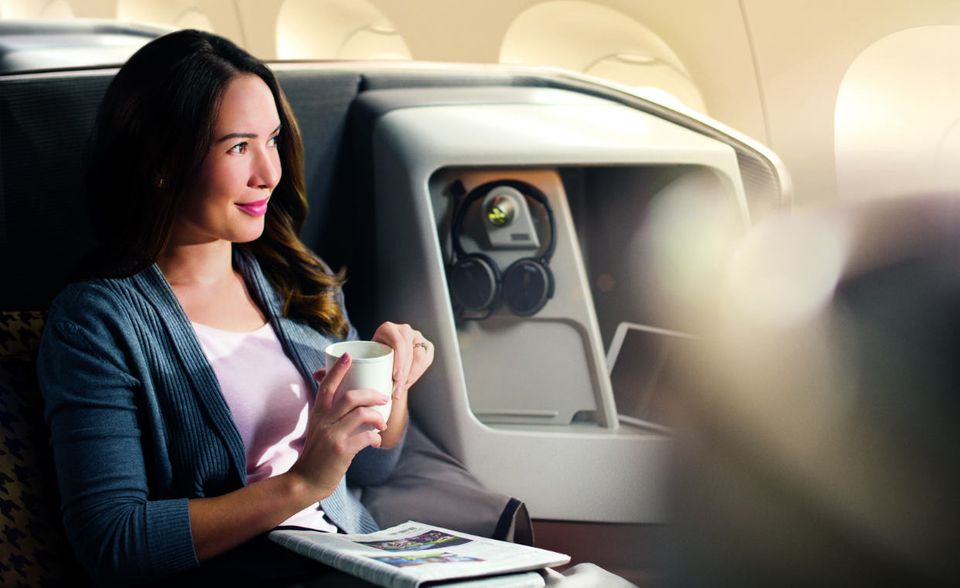 Singapore Airlines hat bei der Business Class branchenweit Maßstäbe gesetzt. In den luxuriös-geräumigen Sitzeinheiten kommt First-Class-Atmosphäre auf. Singapore Airlines wurde von Skytrax zur weltweit besten Fluggesellschaft 2018 gekürt. Bei der Business Class aber musste das Unternehmen erneut einem großen Konkurrenten den Vortritt lassen.