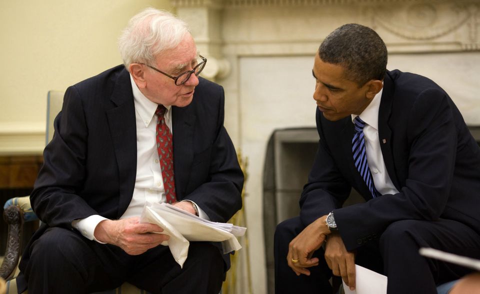 Schienengüterverkehr, Energieversorgung, Finanzdienstleistungen, Groß- und Einzelhandel: Berkshire Hathaway Inc. Ist in vielen Tätigkeitsbereichen aktiv. Damit scheint die US-amerikanische Holdinggesellschaft des Großinvestors Warren Buffett ziemlich erfolgreich zu sein. Das Konglomerat macht im Jahr 2017 einen Umsatz von 242,137 Millionen Dollar.