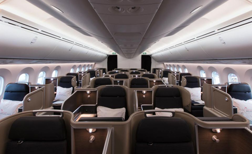 Qantas Airways stieß 2018 beim Ranking der besten Business-Class-Angebote weltweit in die Top Ten vor. In der Unterkategorie „Best Business Class Airline Lounges“ reichte es sogar zu Rang vier. Dieselbe Platzierung erreichte die australische Airline bei der Qualität des Amenities Kits.