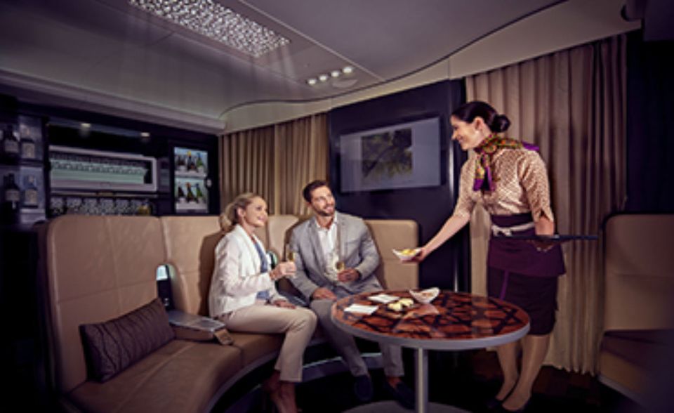 Auch Etihad Airways gelang 2018 der Sprung in die Top Ten des Business-Class-Rankings. Die nationale Fluggesellschaft der Vereinigten Arabischen Emirate aus Abu Dhabi sicherte sich den fünften Platz. Sie konnte Geschäftsreisende vor allem mit den bequemen Sitzen (Platz drei) für sich einnehmen.