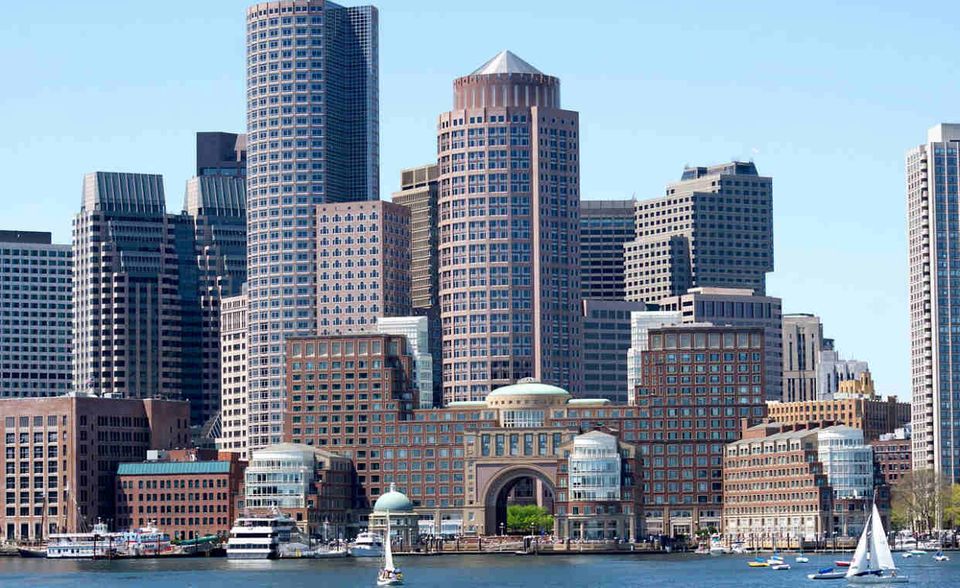 Boston konnte sich hingegen um zwei Plätze verbessern. Die US-Ostküstenmetropole liegt nun mit 2658 US-Dollar auf Platz acht. Das frei verfügbare Einkommen erhöhte sich binnen Jahresfrist um 14 Prozent.