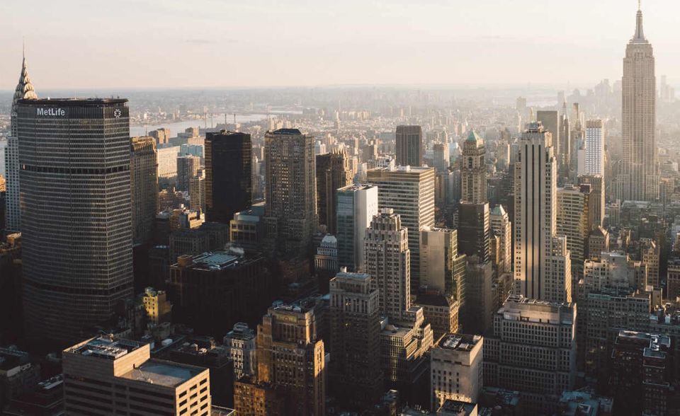 Für New York City ging es in der Auswertung der Deutschen Bank vier Plätze nach unten. Zwar konnte der Finanzplatz mit 2688 US-Dollar das Vorjahresergebnis halten. Im Dreijahresvergleich stieg das frei verfügbare Einkommen eines Paares sogar um satte 40 Prozent. Doch die internationale Konkurrenz ist hart.