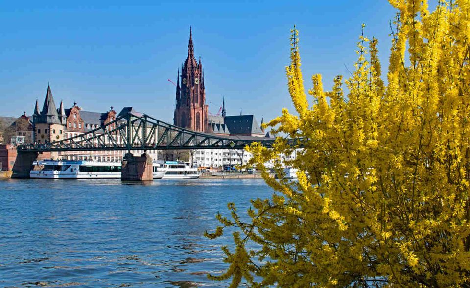Frankfurt am Main verbesserte sich in dem Ranking um einen Platz. Einwohnern blieben hier im Durchschnitt 13 Prozent mehr Einkommen nach der Mietzahlung übrig: 2735 US-Dollar. Innerhalb von drei Jahren betrug der Anstieg sogar 32 Prozent. Berlin belegt in der Rangliste übrigens weiterhin den 21. Platz (1902 Dollar).