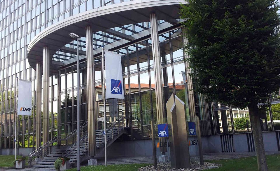 Als eines der größten Versicherungsunternehmen der Welt verzeichnete die ebenfalls aus Frankreich stammende Axa Gruppe einen Umsatz von 149,4 Mrd. Dollar. Sie kommt mit einer "knappen" Differenz von 400 Mio. Dollar noch vor Total auf Platz sieben.