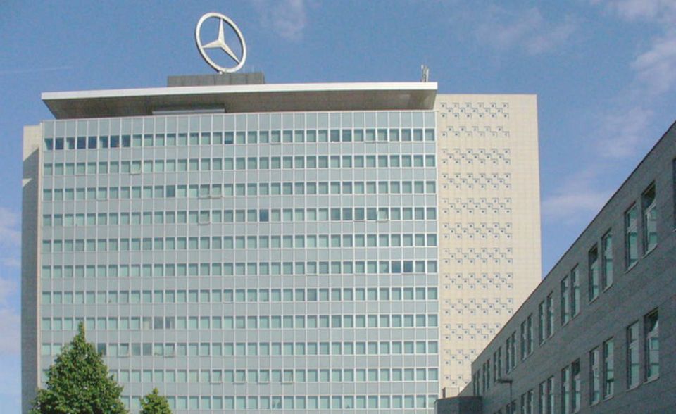 Nach der Allianz kommt die Daimler AG als zweites deutsches Unternehmen in die Top Ten Europas. Im letzten Jahr machte der Stuttgarter Autohersteller einen Umsatz von über 185 Mrd. Dollar.