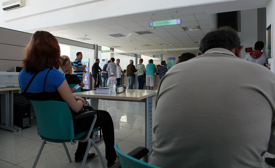 Arbeitssuchende in einem Jobcenter in Nikosia: Zypern konnte die Arbeitslosenquote von 11,1 Prozent im Jahr 2017 auf 7,5 Prozent im Herbst 2018 drücken. Die Arbeitslosigkeit im Inselstaat verzeichnet einen Rückgang um mehr als 3 Prozent. Auf dem Höhepunkt der Krise im Jahr 2014 lag die Quote bei rund 16 Prozent.