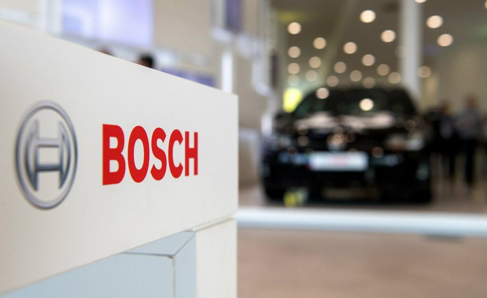 Bosch wurde in der Kategorie Maschinen- und Anlagenbau ausgezeichnet. Es wurde im vergangen Jahr ein Campus für IoT in Berlin eröffnet und im Februar die Partnerschaft mit der Krypto-Währung IOTA verkündet. Ziel des Investments in IOTA ist z.B. die effektive Abwicklung des Zahlungsverkehrs an Ladestationen.