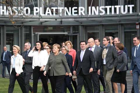 Die Bundesregierung will beim Thema Digitalisierung mehr Tempo machen. Dafür trifft sich das Kabinett aktuell zu einer zweitägigen Digitalklausur in Potsdam