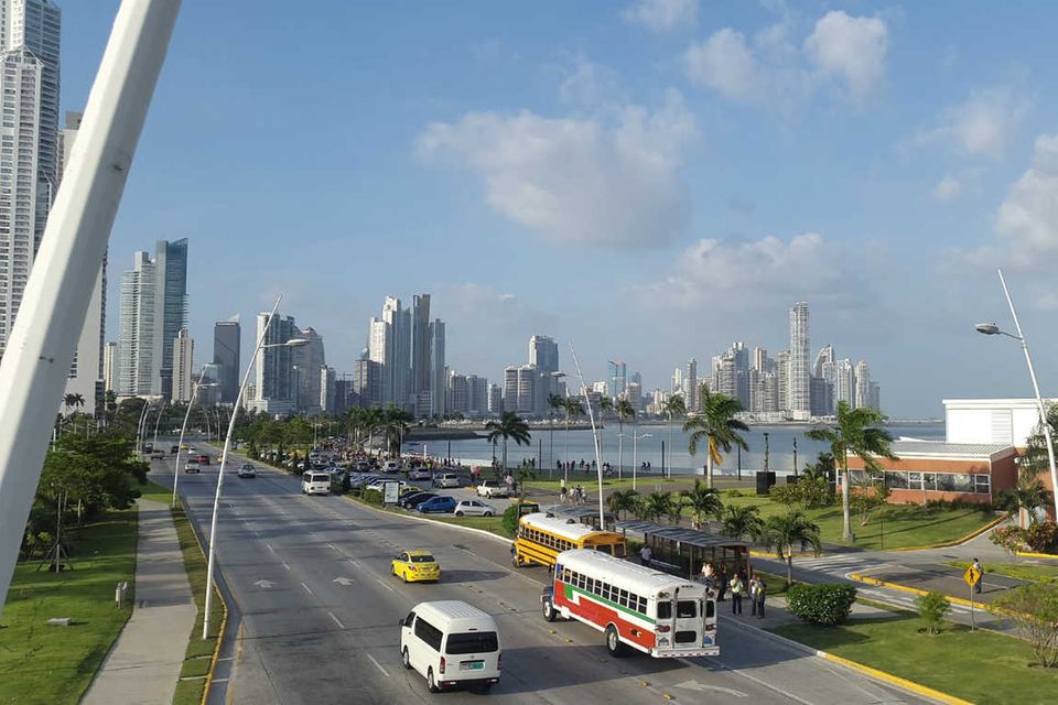 Kein Land konnte sich in der Studie „Expat Insider 2018“ so stark verbessern wie Panama auf Rang 13. Das mittelamerikanische Land machte den Absturz im Vorjahr wieder wett und verbesserte sein Gesamtergebnis um 23 Plätze. Vier von fünf der hier lebenden Expats und Auswanderer sind grundsätzlich mit ihrem Leben in Panama zufrieden. Die Zufriedenheit mit der persönlichen Finanzlage verbesserte sich um 15 Punkte auf 78 Prozent.