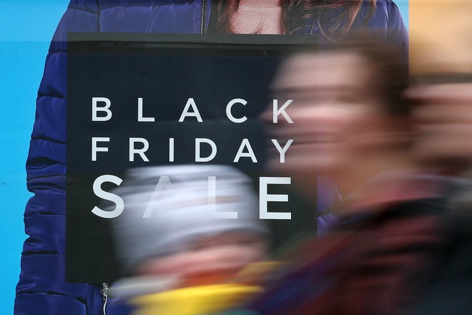 Am Black Friday locken die Geschäfte die Verbraucher mit Preisnachlässen