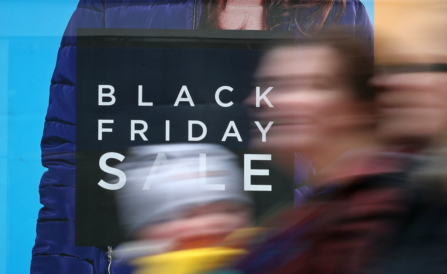 Am Black Friday locken die Geschäfte die Verbraucher mit Preisnachlässen