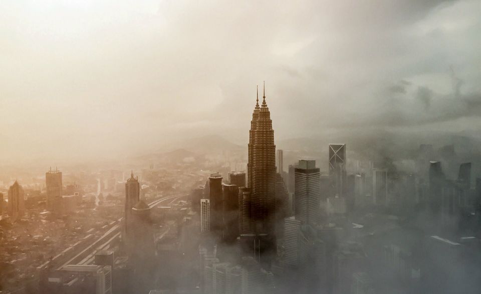 Malaysia belegt in puncto Eingewöhnung Platz sechs in der Rangliste von InterNations. Dafür sorgten vor allem Bestnoten bei der Unterkategorie „Sprache“. Hier schaffte es Malaysia unter den 68 untersuchten Staaten und Territorien weltweit auf Platz zwei. Ausländer freuten sich über eine extrem niedrige Sprachbarriere, vermutlich dank hervorragender Englischkenntnisse der einheimischen Bevölkerung. Im Gesamt-Ranking belegt Malaysia Platz 17.