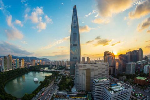 Seoul lag 2017 unter den Städten mit den meisten internationalen Übernachtungsgästen weltweit auf Platz zehn. Die koreanische Hauptstadt verzeichnete laut dem diesjährigen „Global Destination Cities Index“ von Mastercard 9,54 Millionen Besucher. Als einzige Metropole der Top 10 ging die Bilanz für Seoul bergab. Im Vorjahr hatte es mit noch 12,39 Millionen Besuchern für Platz sieben der Rangliste gereicht. Für 2018 erwarten die Experten aber wieder einen Anstieg um sechs Prozent.